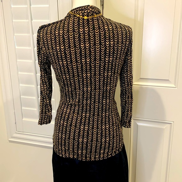 Rose & Olive rayon 3/4 sleeve faux wrap top with side ruching design M - Picture 5 of 6